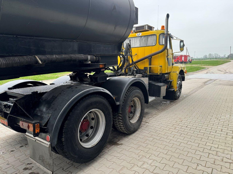Volvo N12 + bitum spreader semitrailer - Tartályos teherautó: 3 kép. Volvo N12 + bitum spreader semitrailer - Tartályos teherautó: 3 kép.