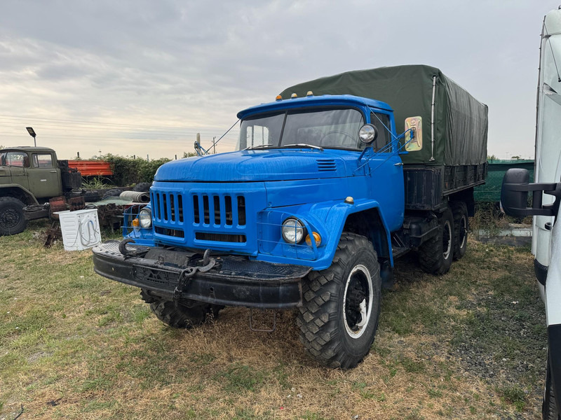 ZIL 131, 6x6 low mileage - Ponyvás teherautó: 1 kép. ZIL 131, 6x6 low mileage - Ponyvás teherautó: 1 kép.