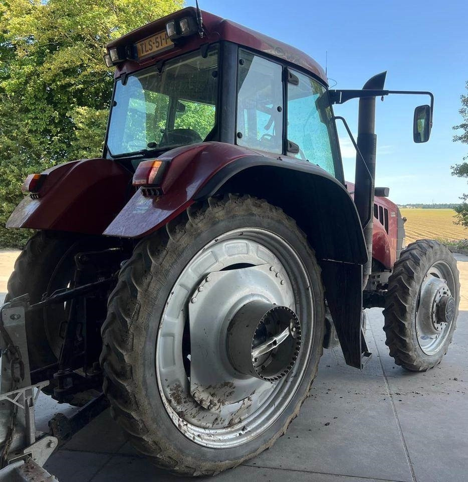Case IH CVX 120 - Traktor: 4 kép. Case IH CVX 120 - Traktor: 4 kép.