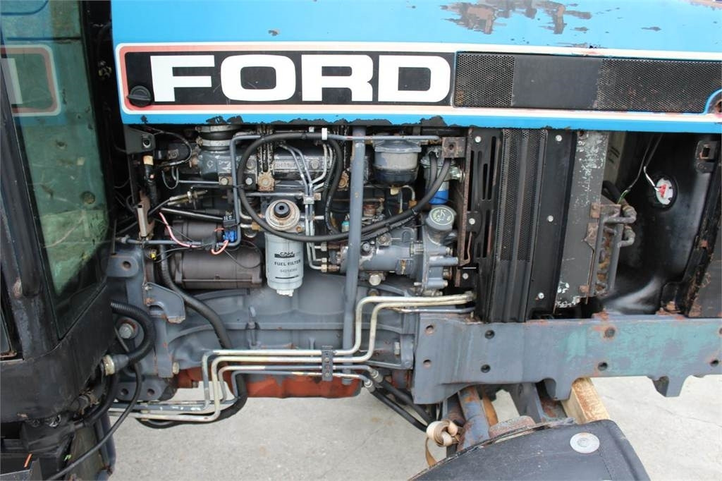 Ford 6640 2WD - Traktor: 3 kép. Ford 6640 2WD - Traktor: 3 kép.