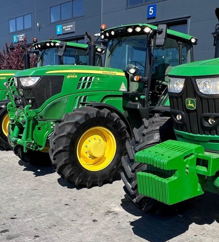 John Deere 6145R - Traktor: 5 kép. John Deere 6145R - Traktor: 5 kép.