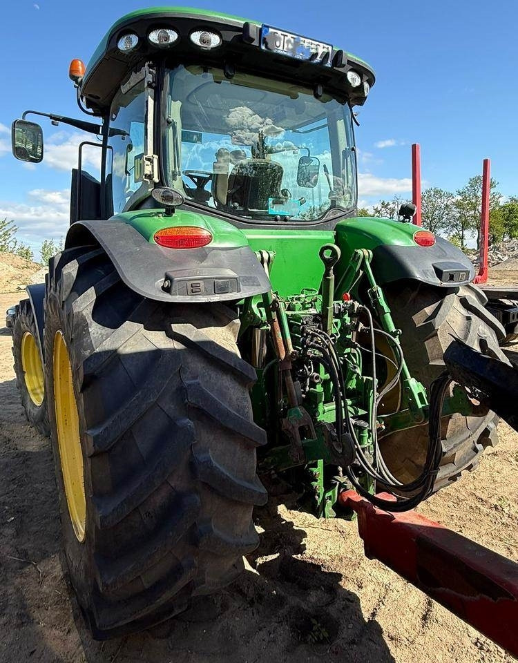 John Deere 7230R - Traktor: 4 kép. John Deere 7230R - Traktor: 4 kép.