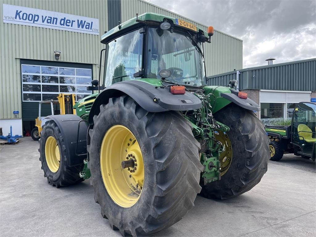 John Deere 7820 - Traktor: 4 kép. John Deere 7820 - Traktor: 4 kép.
