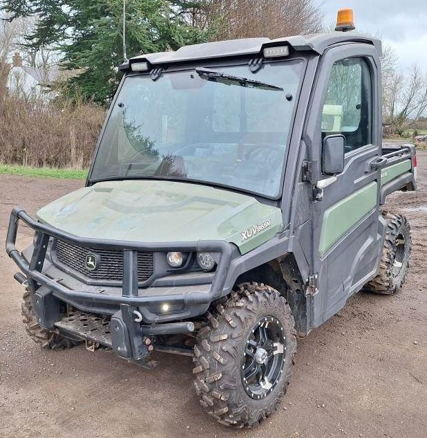 John Deere XUV 865M - ATV/ Quad: 1 kép. John Deere XUV 865M - ATV/ Quad: 1 kép.