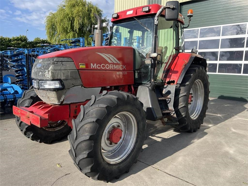 McCormick MTX135 - Traktor: 1 kép. McCormick MTX135 - Traktor: 1 kép.