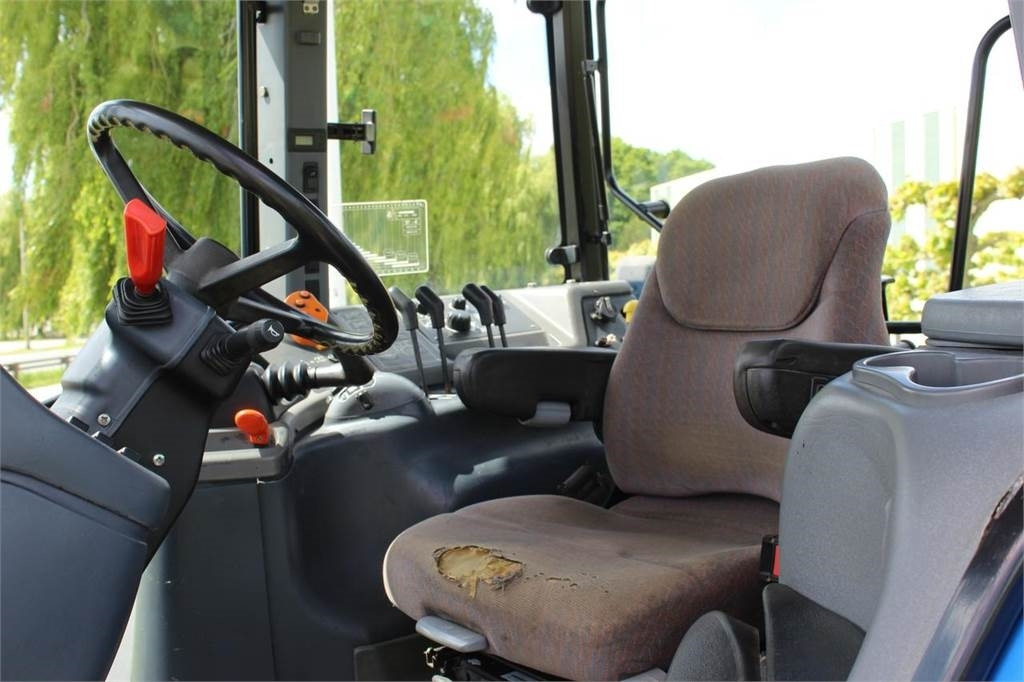 New Holland TM175  lízing New Holland TM175: 12 kép.