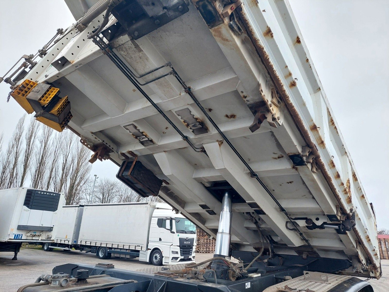 Iveco AD 260T45 BB Dautel Bordmatic 6x4 - Billenőplatós teherautó: 5 kép. Iveco AD 260T45 BB Dautel Bordmatic 6x4 - Billenőplatós teherautó: 5 kép.