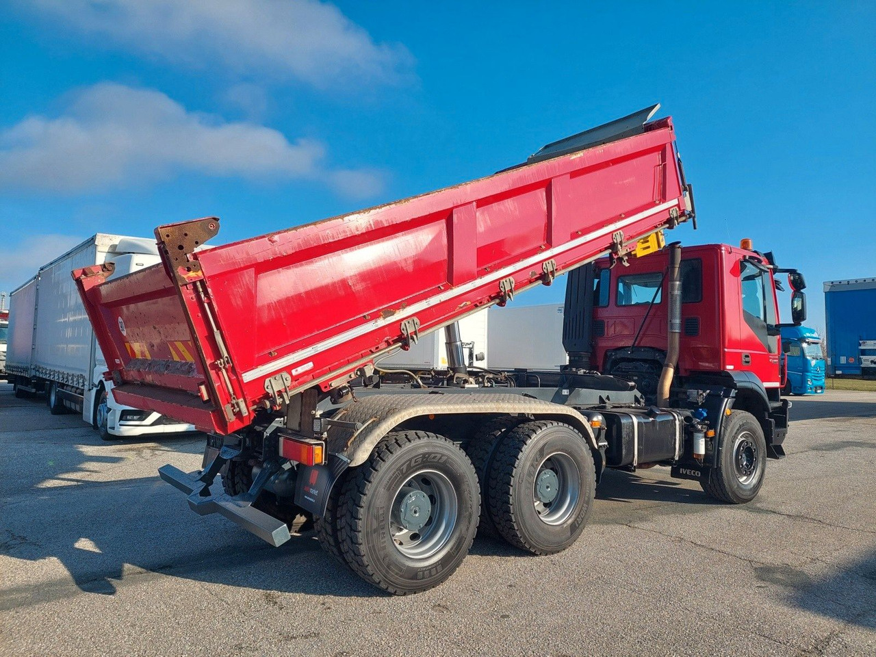 Iveco AD 260T45 BB Dautel Bordmatic 6x4 - Billenőplatós teherautó: 4 kép. Iveco AD 260T45 BB Dautel Bordmatic 6x4 - Billenőplatós teherautó: 4 kép.