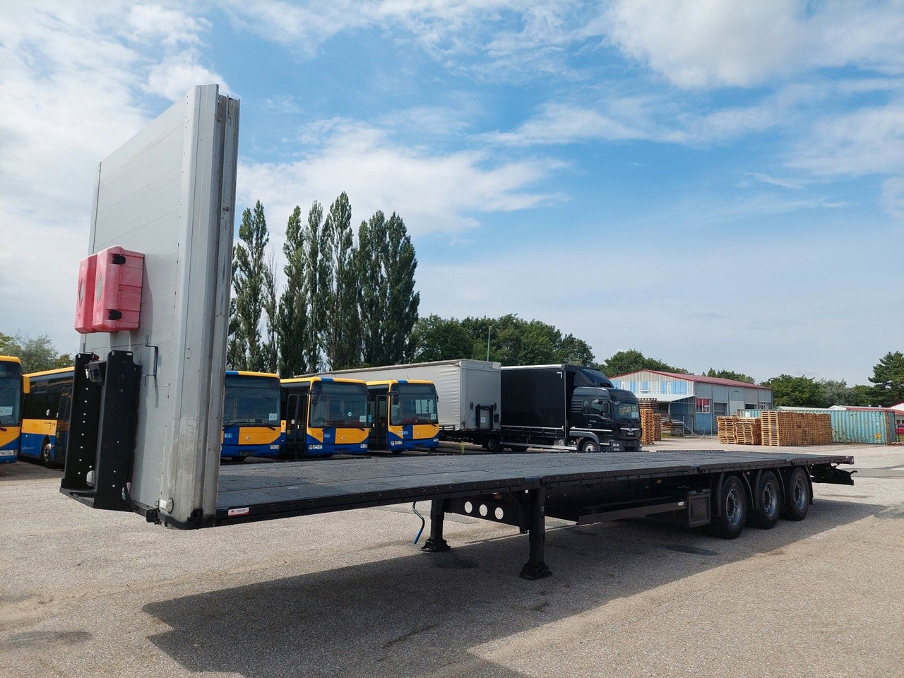 Kögel S24 Mega - Platós félpótkocsi: 1 kép. Kögel S24 Mega - Platós félpótkocsi: 1 kép.