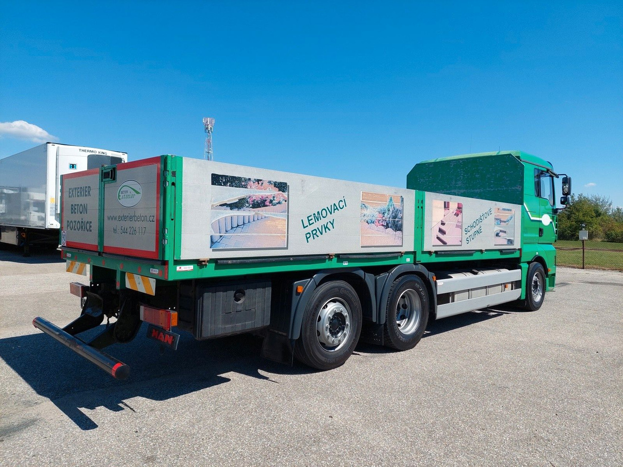 MAN TGA 26.430 LL 6x2-2 - Platós teherautó: 4 kép. MAN TGA 26.430 LL 6x2-2 - Platós teherautó: 4 kép.