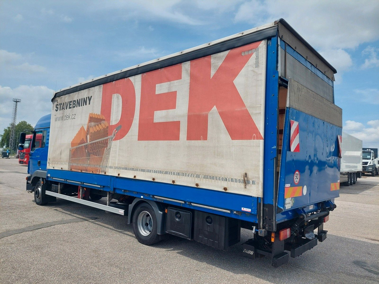 MAN TGL 12.220 4X2 BL Edscha - Ponyvás teherautó: 3 kép. MAN TGL 12.220 4X2 BL Edscha - Ponyvás teherautó: 3 kép.