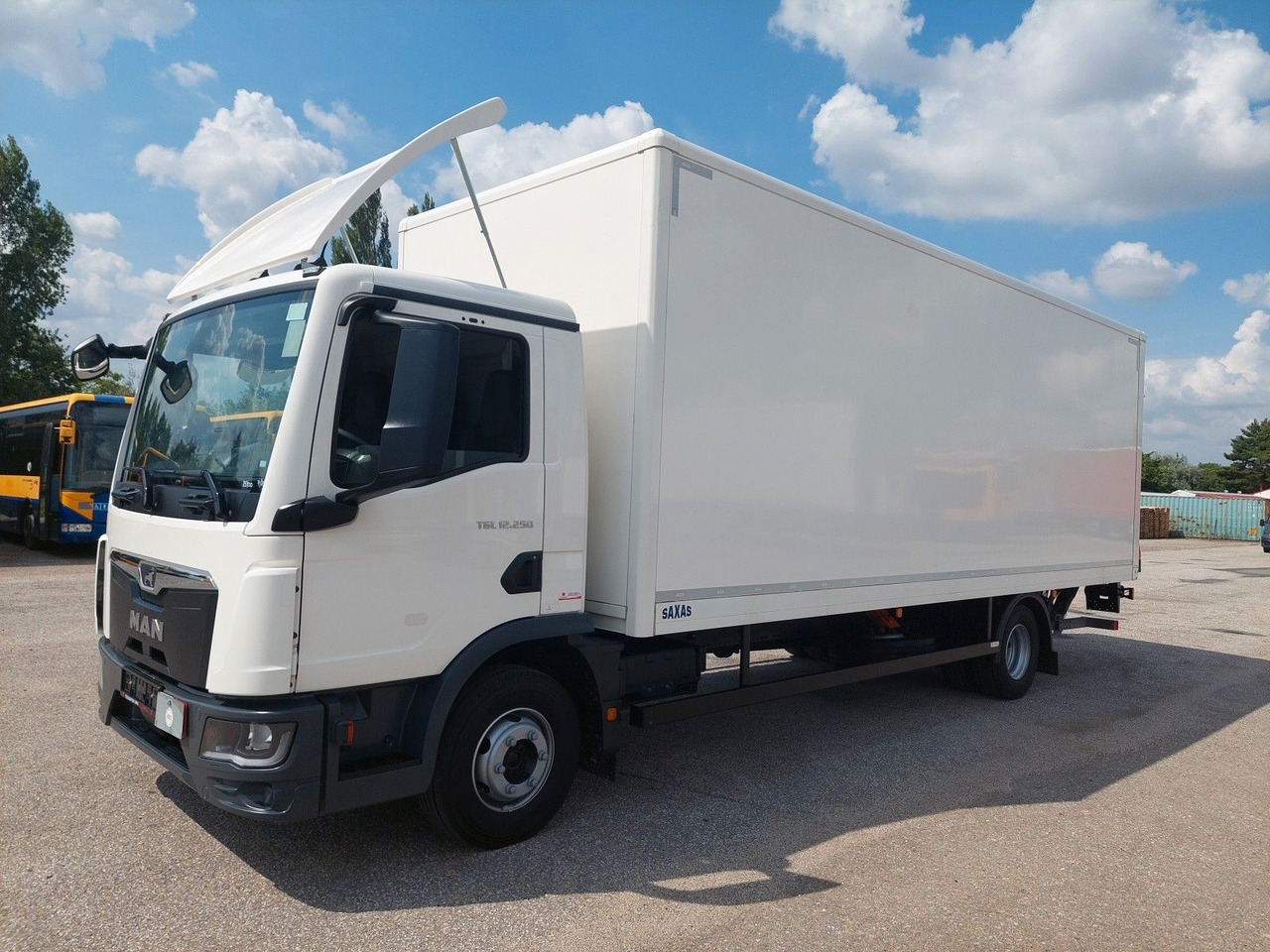 MAN TGL 12.250 BL CH 4x2 LBW 17 Palleten - Dobozos felépítményű teherautó: 1 kép. MAN TGL 12.250 BL CH 4x2 LBW 17 Palleten - Dobozos felépítményű teherautó: 1 kép.