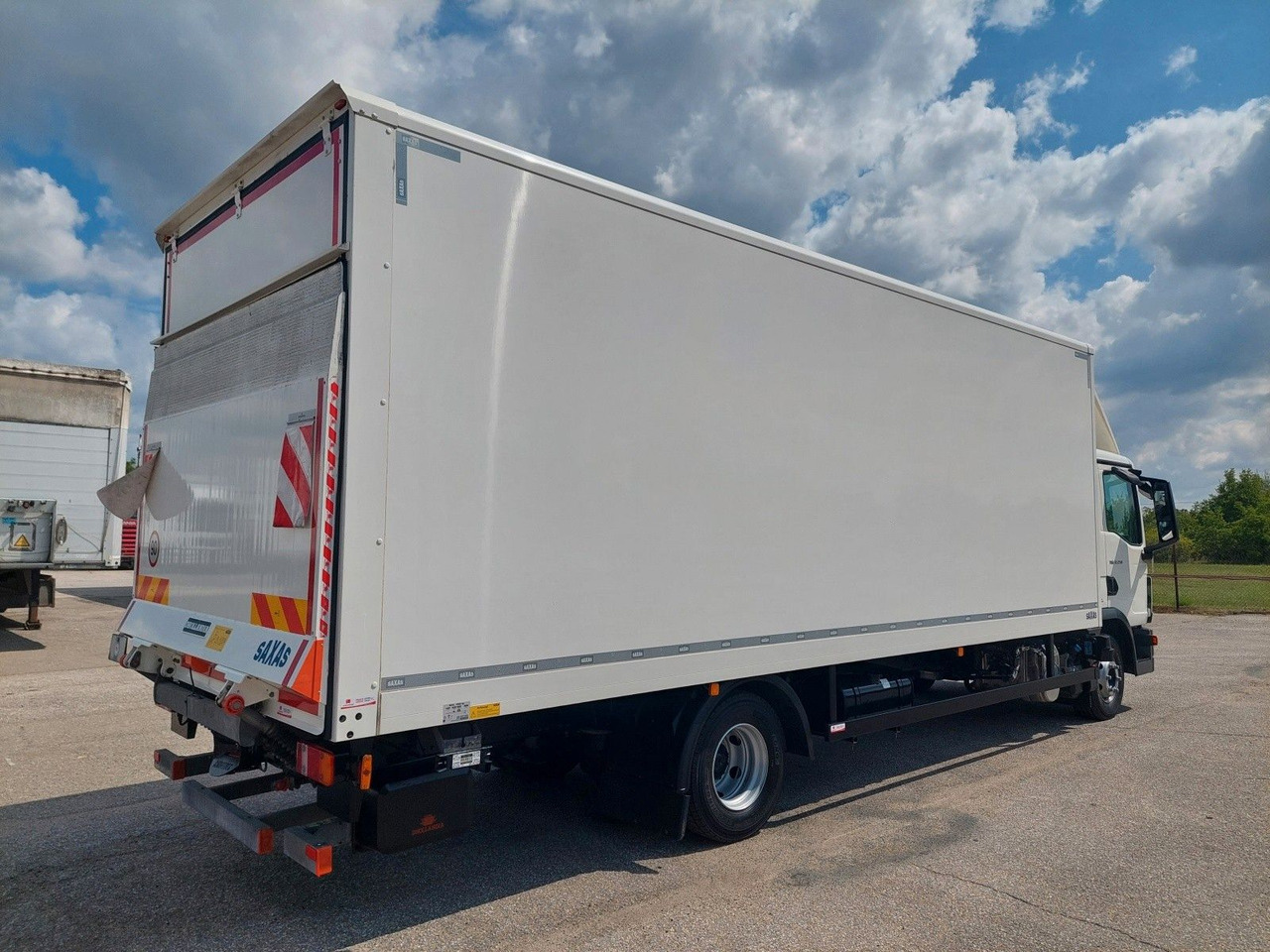 MAN TGL 12.250 BL CH 4x2 LBW 17 Palleten - Dobozos felépítményű teherautó: 4 kép. MAN TGL 12.250 BL CH 4x2 LBW 17 Palleten - Dobozos felépítményű teherautó: 4 kép.