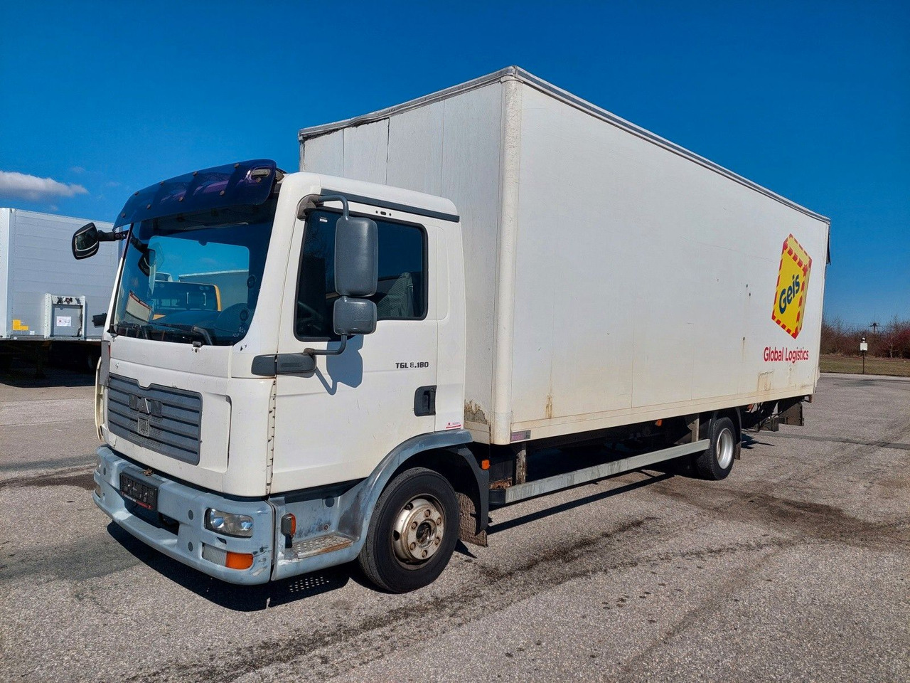 MAN TGL 7.180 4X2 BL - Dobozos kisteherautó: 1 kép. MAN TGL 7.180 4X2 BL - Dobozos kisteherautó: 1 kép.