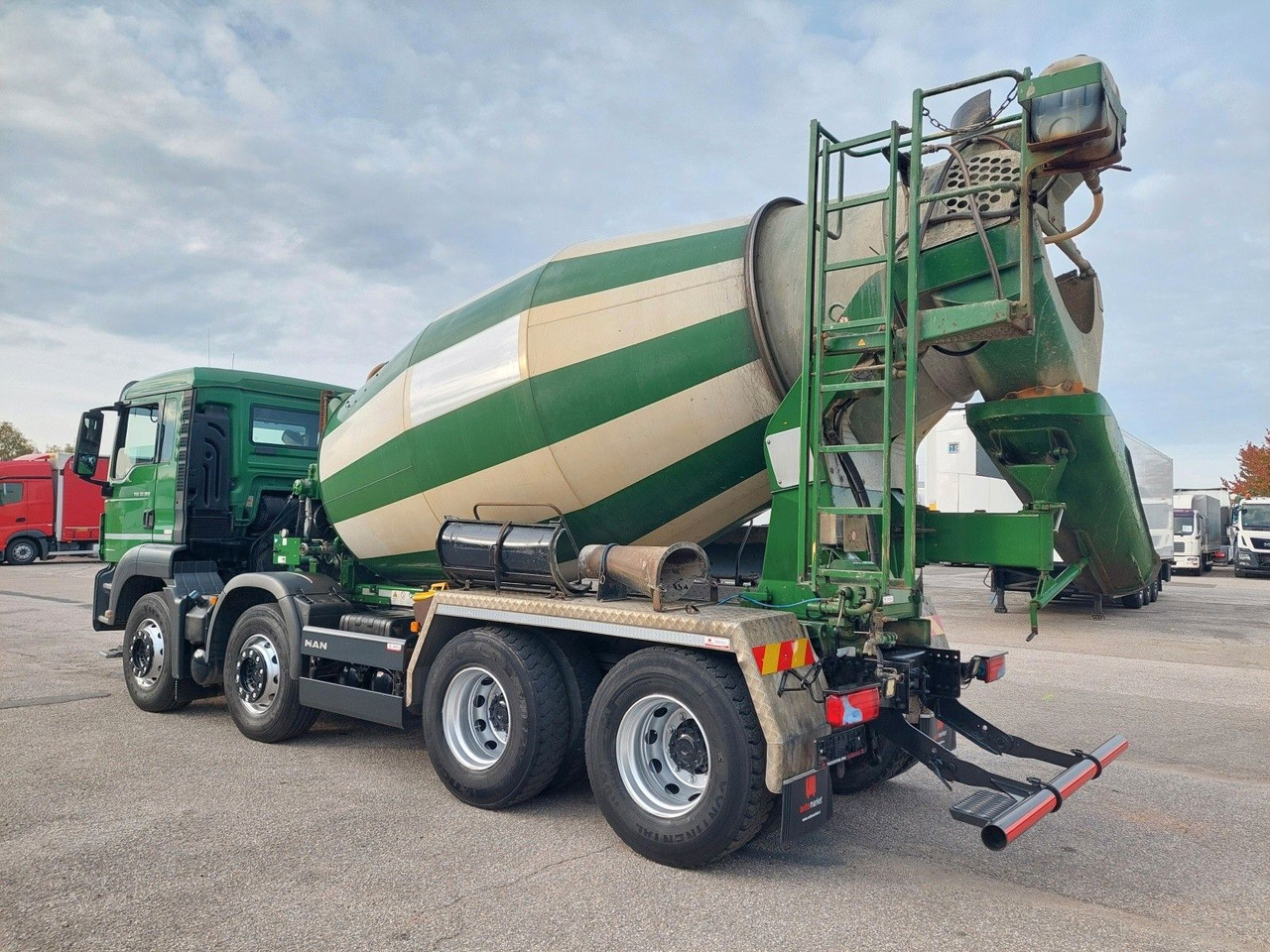 MAN TGS 32.360 BB Stetter 8x4 - Betonmixer: 3 kép. MAN TGS 32.360 BB Stetter 8x4 - Betonmixer: 3 kép.
