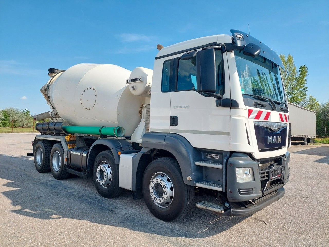 MAN TGS 32.400 8X4 BB Liebherr 9 m³ - Betonmixer: 2 kép. MAN TGS 32.400 8X4 BB Liebherr 9 m³ - Betonmixer: 2 kép.