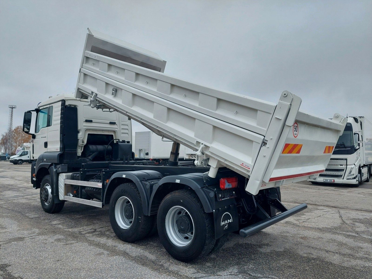 MAN TGS 33.480 6x6 BB Bordmatik - Billenőplatós teherautó: 3 kép. MAN TGS 33.480 6x6 BB Bordmatik - Billenőplatós teherautó: 3 kép.