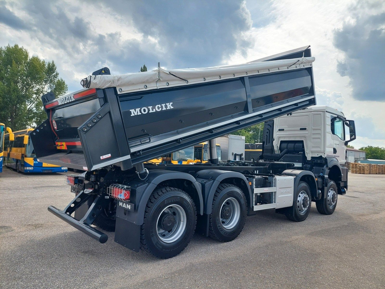 MAN TGS 41.480 8X6 BB CH - Billenőplatós teherautó: 4 kép. MAN TGS 41.480 8X6 BB CH - Billenőplatós teherautó: 4 kép.