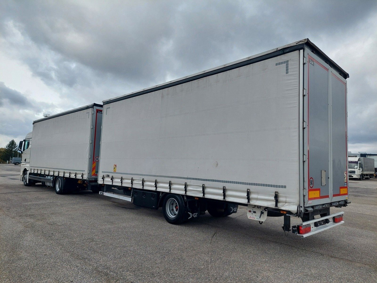 MAN TGX 18.470 LL + Gniotpol G-4080 120 m3 Durchbar - Ponyvás teherautó: 3 kép. MAN TGX 18.470 LL + Gniotpol G-4080 120 m3 Durchbar - Ponyvás teherautó: 3 kép.