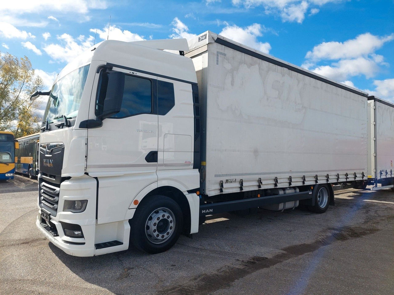 MAN TGX 18.470 LL + Gniotpol G-4080 120 m3 Durchbar - Ponyvás teherautó: 5 kép. MAN TGX 18.470 LL + Gniotpol G-4080 120 m3 Durchbar - Ponyvás teherautó: 5 kép.