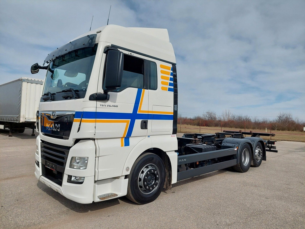 MAN TGX 26.460 LL 6x2/2 - Cserefelépítményes teherautó: 1 kép. MAN TGX 26.460 LL 6x2/2 - Cserefelépítményes teherautó: 1 kép.