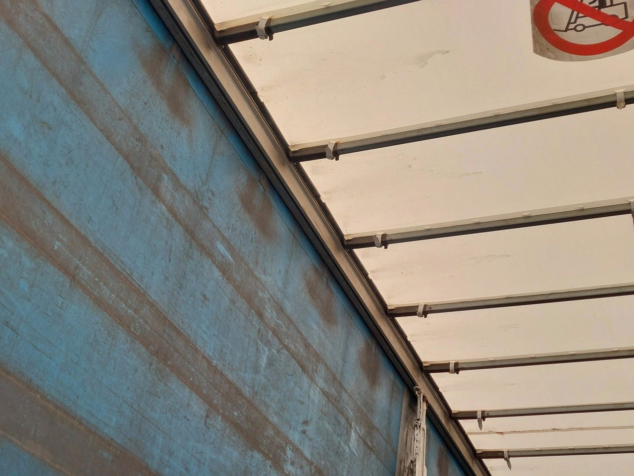 Ponyvás teherautó Mercedes-Benz Atego 1223 L/NR 20 20 Paletten: 8 kép.