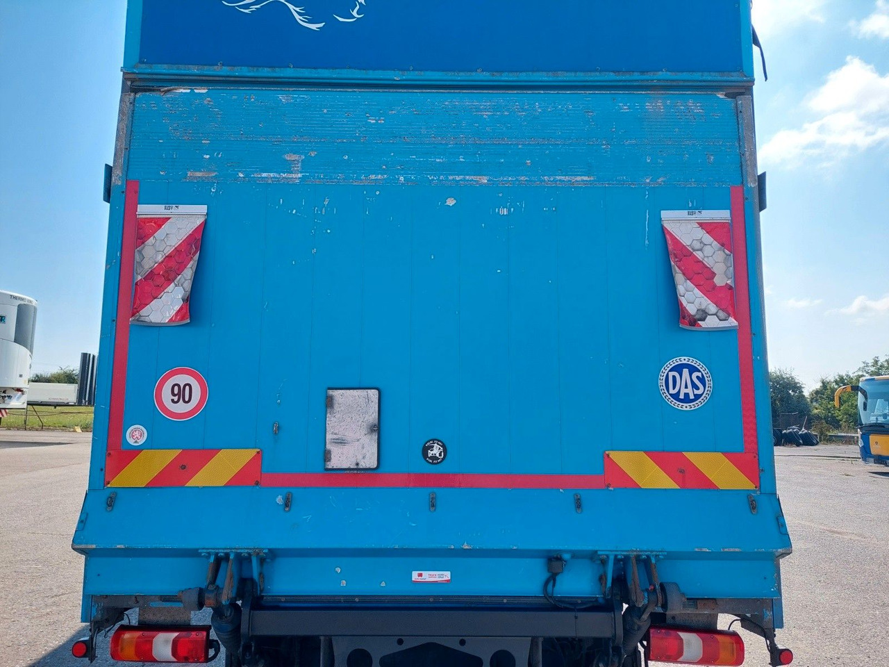 Mercedes-Benz Atego 1223 L/NR - Ponyvás teherautó: 5 kép. Mercedes-Benz Atego 1223 L/NR - Ponyvás teherautó: 5 kép.