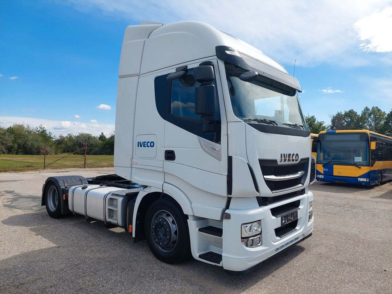 Iveco AS440ST/FP LT 4x2 - Nyergesvontató: 2 kép. Iveco AS440ST/FP LT 4x2 - Nyergesvontató: 2 kép.