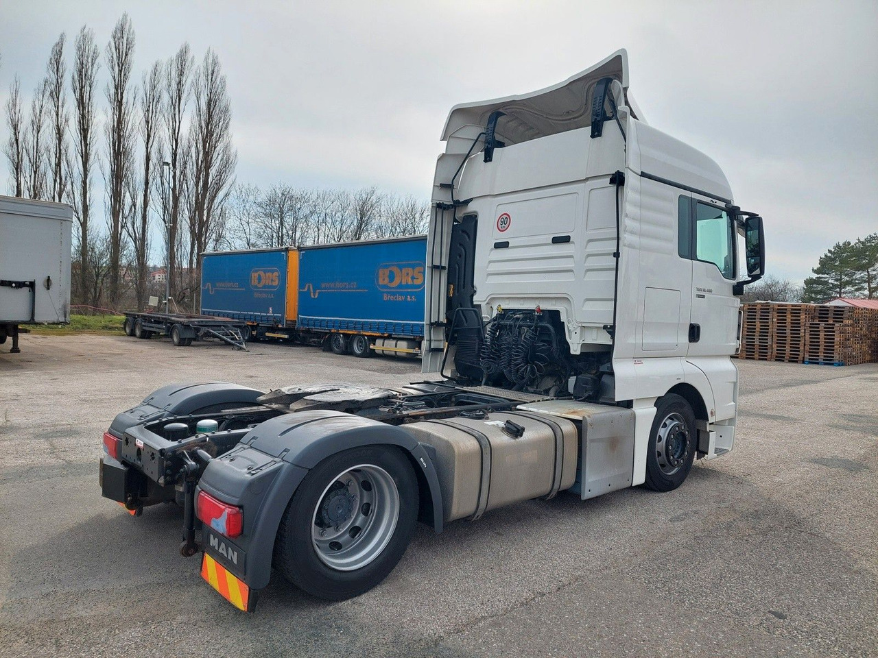 MAN TGX 18.480 4x2 LLS-U - Nyergesvontató: 4 kép. MAN TGX 18.480 4x2 LLS-U - Nyergesvontató: 4 kép.