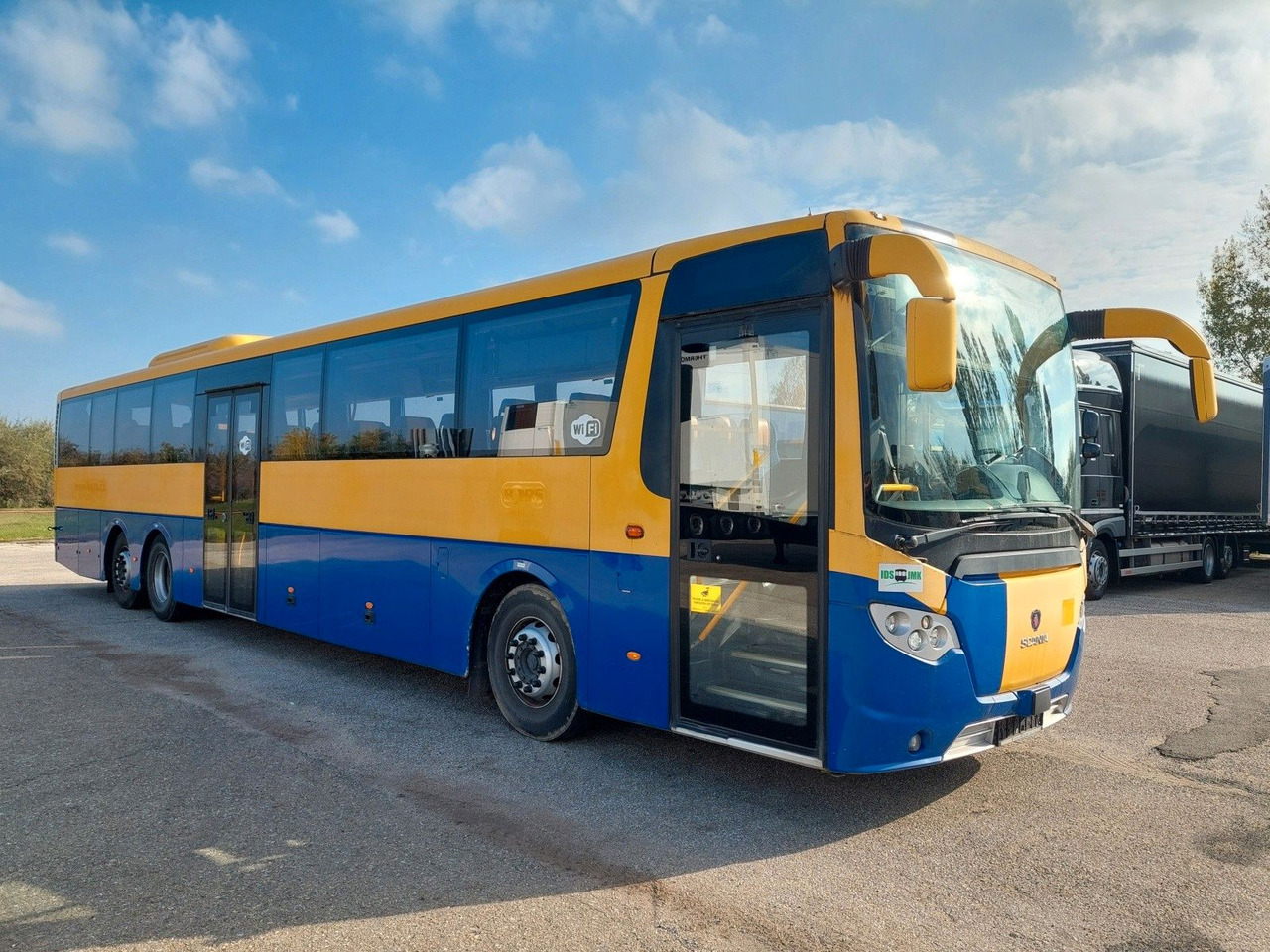 Scania Omniexpress 64 Sitzplätze/ Seats - Távolsági busz: 2 kép. Scania Omniexpress 64 Sitzplätze/ Seats - Távolsági busz: 2 kép.