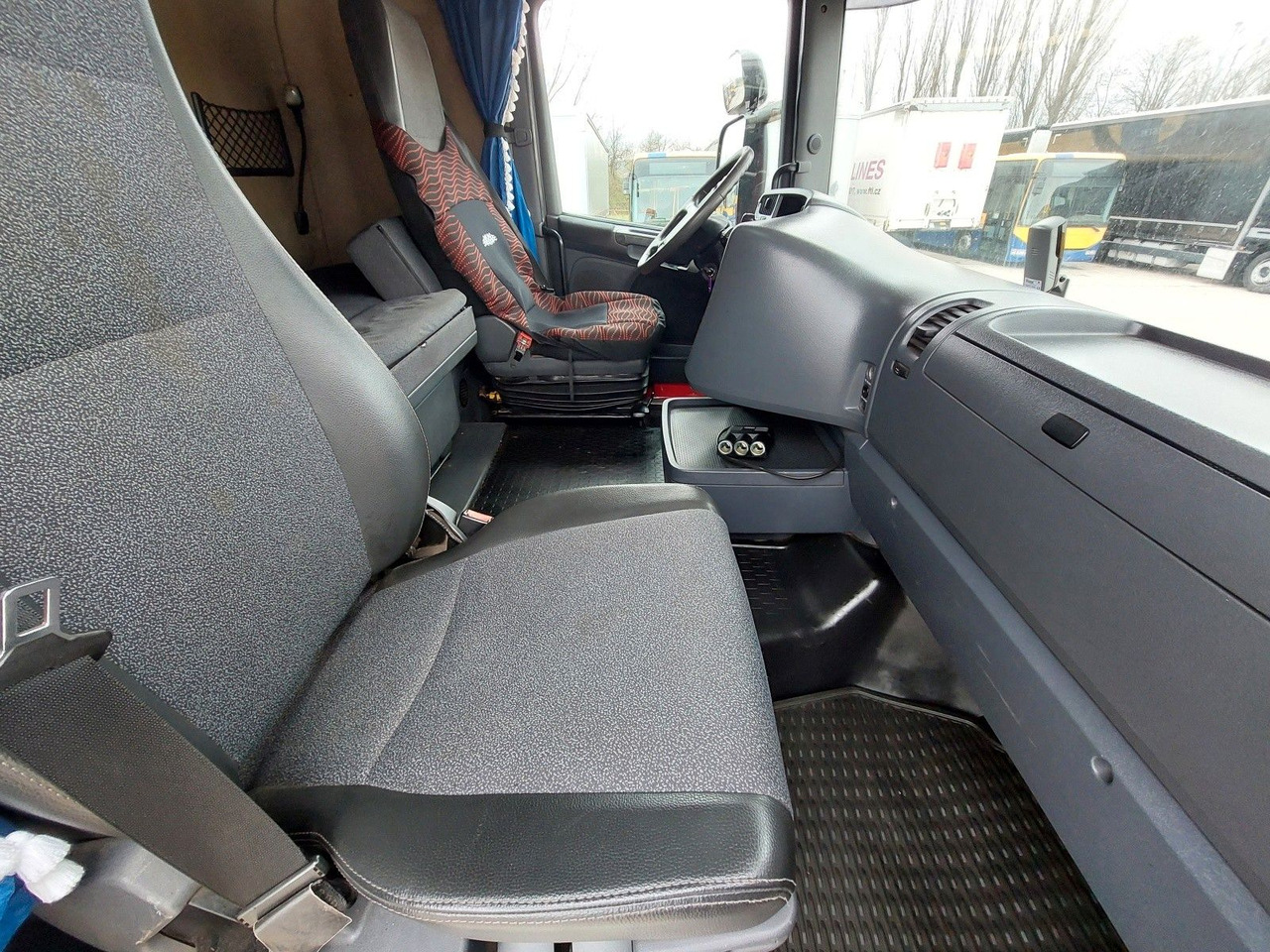 Horgos rakodó teherautó Scania R 400 LB 6x2/4 Meiller RK 20.65: 12 kép.
