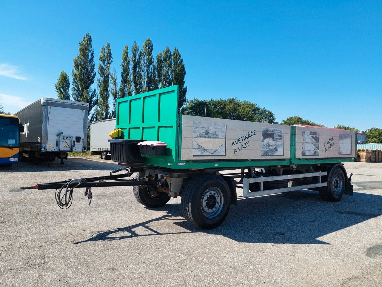 Schmitz Cargobull Gotha AFW18 Baustoffanhänger - Platós pótkocsi: 1 kép. Schmitz Cargobull Gotha AFW18 Baustoffanhänger - Platós pótkocsi: 1 kép.