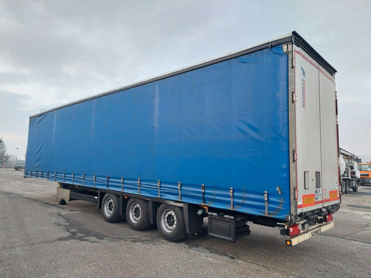 Schmitz Cargobull SCB S3T SCS 24/L - 13.62 EB MEGA - Ponyvás félpótkocsi: 3 kép. Schmitz Cargobull SCB S3T SCS 24/L - 13.62 EB MEGA - Ponyvás félpótkocsi: 3 kép.
