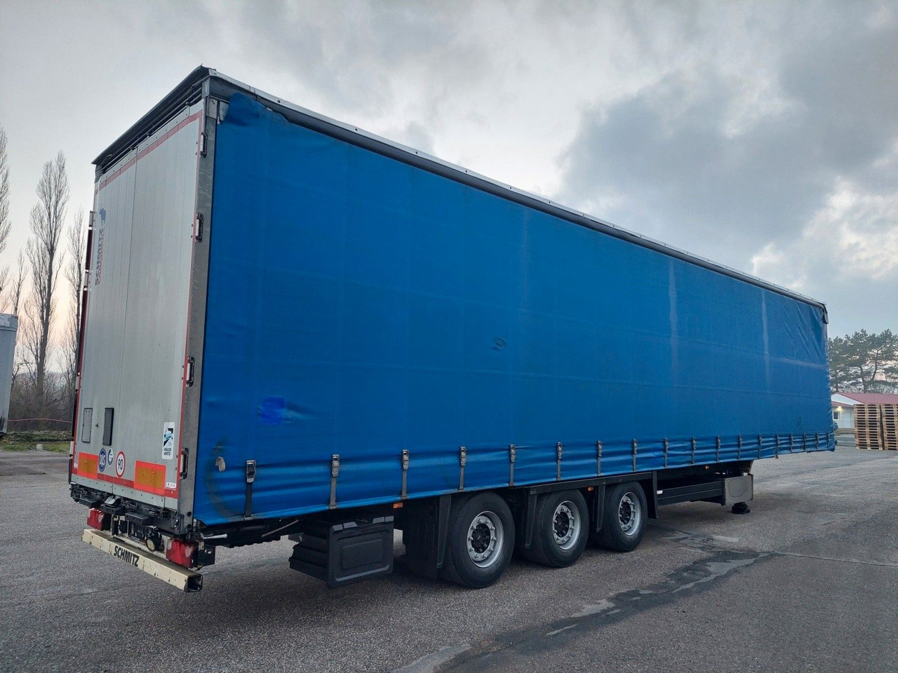 Schmitz Cargobull SCB S3T SCS 24/L - 13.62 EB MEGA - Ponyvás félpótkocsi: 4 kép. Schmitz Cargobull SCB S3T SCS 24/L - 13.62 EB MEGA - Ponyvás félpótkocsi: 4 kép.