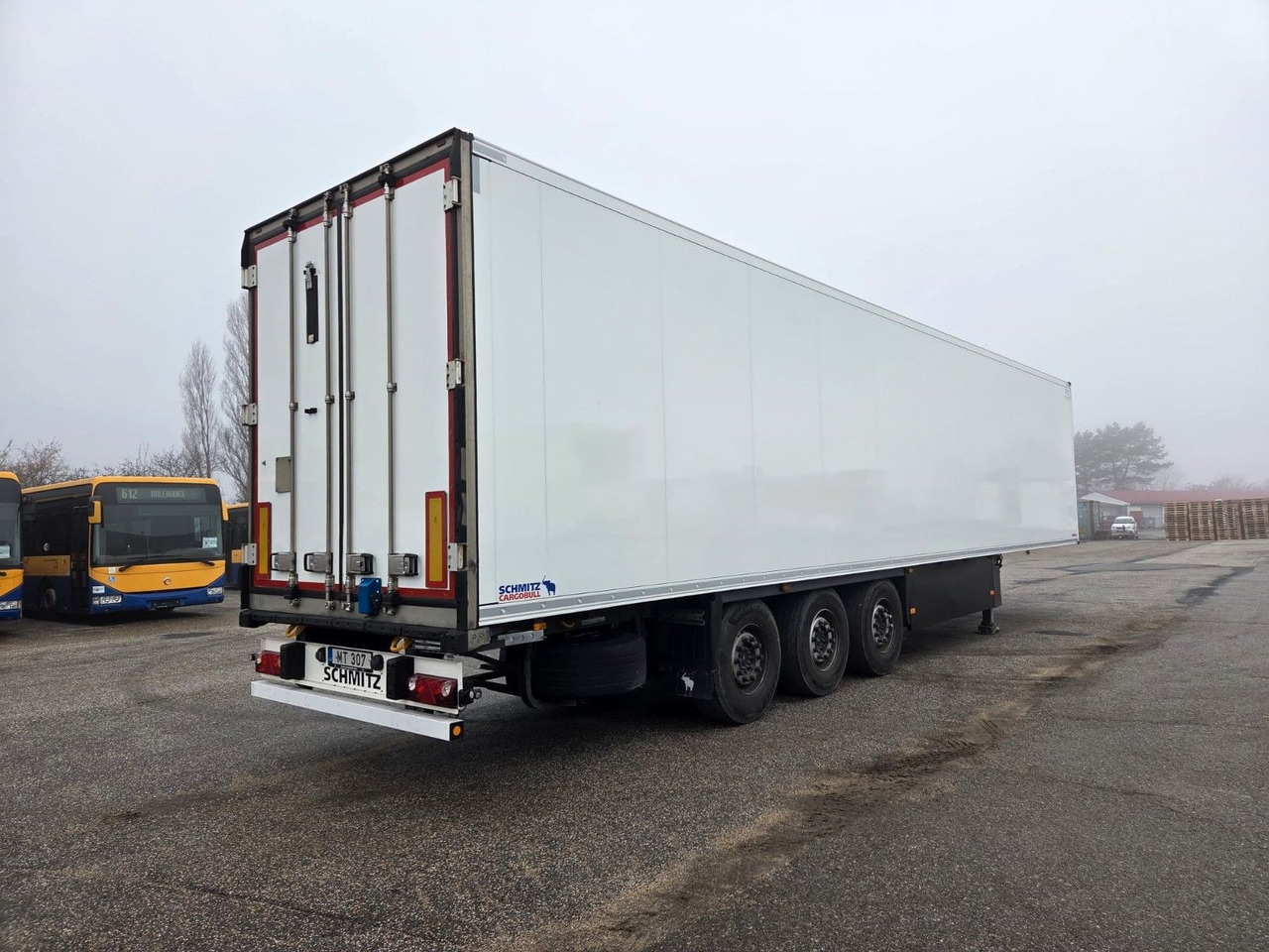 Schmitz Cargobull SKO24 ThermoKing SLXi 300 - Félpótkocsi hűtős: 4 kép. Schmitz Cargobull SKO24 ThermoKing SLXi 300 - Félpótkocsi hűtős: 4 kép.