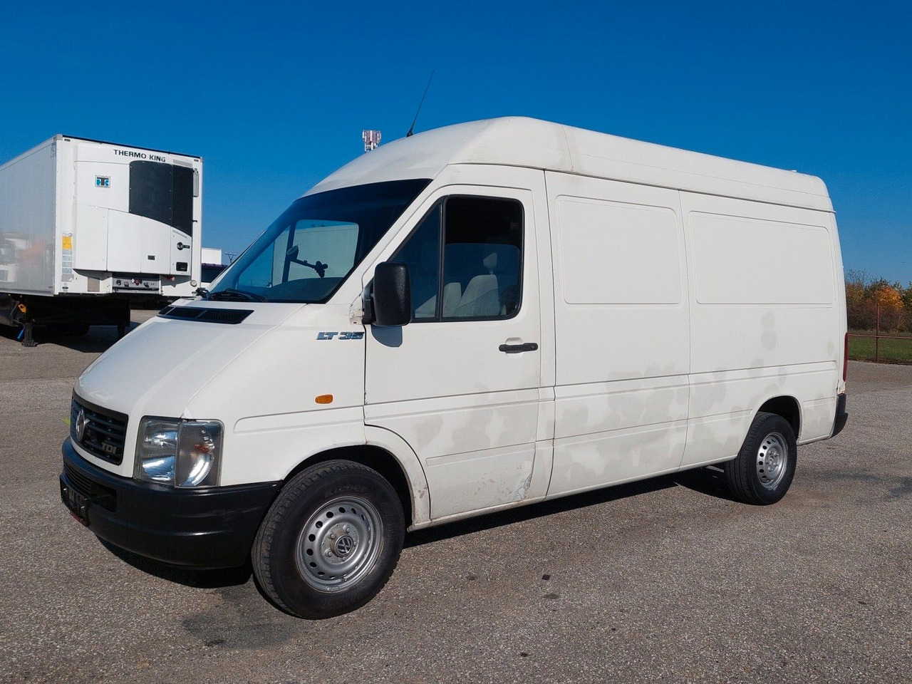 Volkswagen LT Kasten-Kombi 35 L2H2 Hochraum - Dobozos kisteherautó: 1 kép. Volkswagen LT Kasten-Kombi 35 L2H2 Hochraum - Dobozos kisteherautó: 1 kép.
