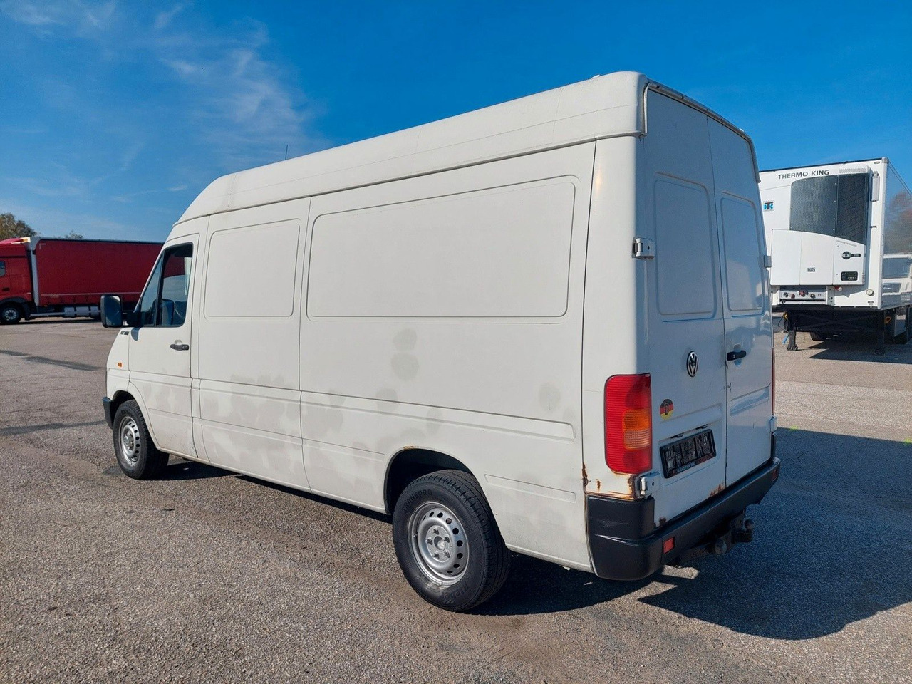 Volkswagen LT Kasten-Kombi 35 L2H2 Hochraum - Dobozos kisteherautó: 3 kép. Volkswagen LT Kasten-Kombi 35 L2H2 Hochraum - Dobozos kisteherautó: 3 kép.