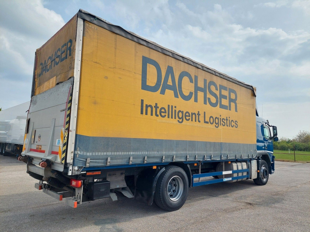 Volvo FM13 420 42R 4x2 BL Edscha - Ponyvás teherautó: 4 kép. Volvo FM13 420 42R 4x2 BL Edscha - Ponyvás teherautó: 4 kép.