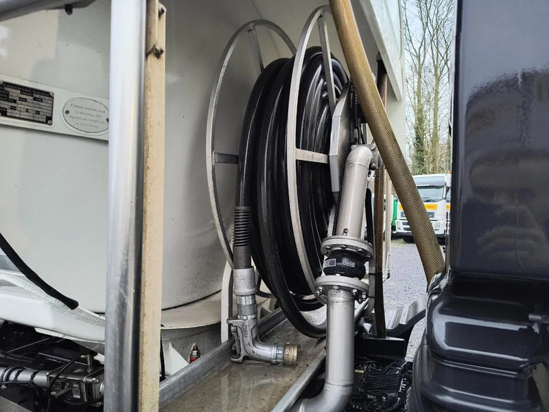 Tartályos teherautó a következők szállításához üzemanyag MAN TGM 26.340 19000L FUEL/CARBURANT - 4 COMP: 11 kép.