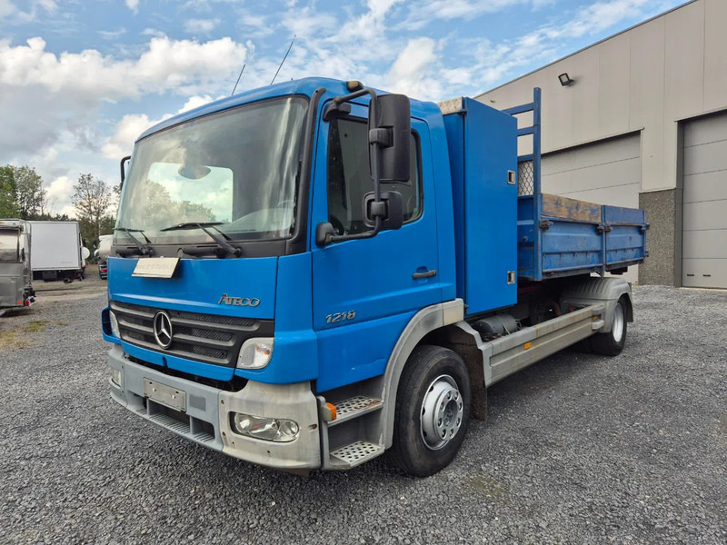 Mercedes-Benz Atego 1218 HOOK SYSTEM + CONTAINER INCLUDED (!) - Horgos rakodó teherautó: 1 kép. Mercedes-Benz Atego 1218 HOOK SYSTEM + CONTAINER INCLUDED (!) - Horgos rakodó teherautó: 1 kép.