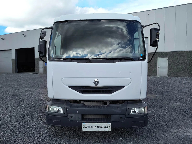 Renault Midlum 220 8000L FUEL / CARBURANT TANK - 3 COMP/ A LAMES - Tartályos teherautó: 2 kép. Renault Midlum 220 8000L FUEL / CARBURANT TANK - 3 COMP/ A LAMES - Tartályos teherautó: 2 kép.