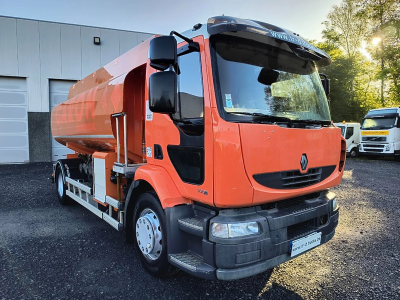 Renault Midlum 300 DXI 13500L CARBURANT / FUEL - 4 COMP - Tartályos teherautó: 3 kép. Renault Midlum 300 DXI 13500L CARBURANT / FUEL - 4 COMP - Tartályos teherautó: 3 kép.