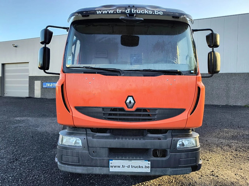 Renault Midlum 300 DXI 13500L CARBURANT / FUEL - 4 COMP - Tartályos teherautó: 2 kép. Renault Midlum 300 DXI 13500L CARBURANT / FUEL - 4 COMP - Tartályos teherautó: 2 kép.