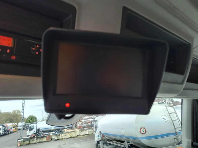 Tartályos teherautó a következők szállításához üzemanyag Renault Premium 280 13500L FUEL / CARBURANT TRUCK - 4 COMP/ A LAMES: 18 kép.