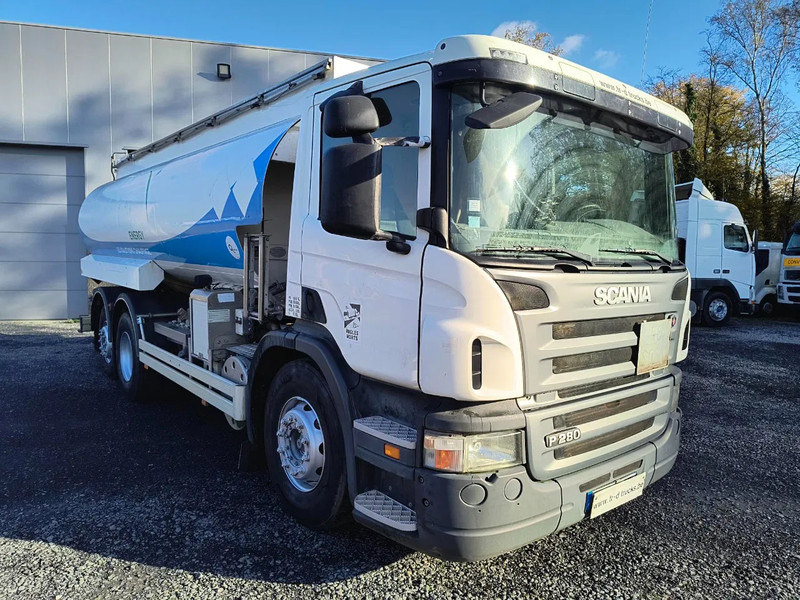 Scania P280 19000L FUEL/CARBURANT - 5 COMP. - EURO 5 - Tartályos teherautó: 3 kép. Scania P280 19000L FUEL/CARBURANT - 5 COMP. - EURO 5 - Tartályos teherautó: 3 kép.