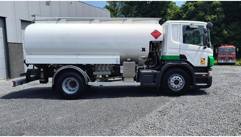 Scania P340 MAGYAR TANK - 14000L -RETARDER-SPRINGSUSPENSION - Tartályos teherautó: 4 kép. Scania P340 MAGYAR TANK - 14000L -RETARDER-SPRINGSUSPENSION - Tartályos teherautó: 4 kép.