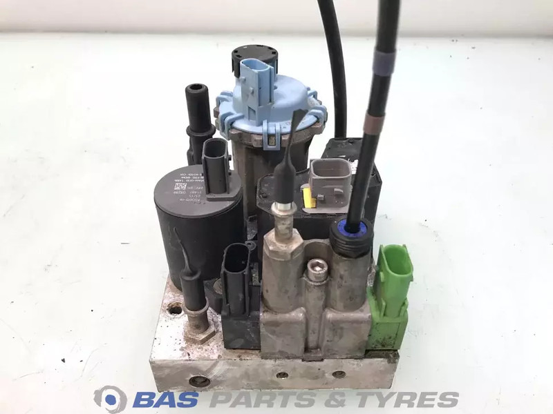 Renault AdBlue pomp Renault 7421679299 - Alkatrész - Teherautó: 2 kép. Renault AdBlue pomp Renault 7421679299 - Alkatrész - Teherautó: 2 kép.