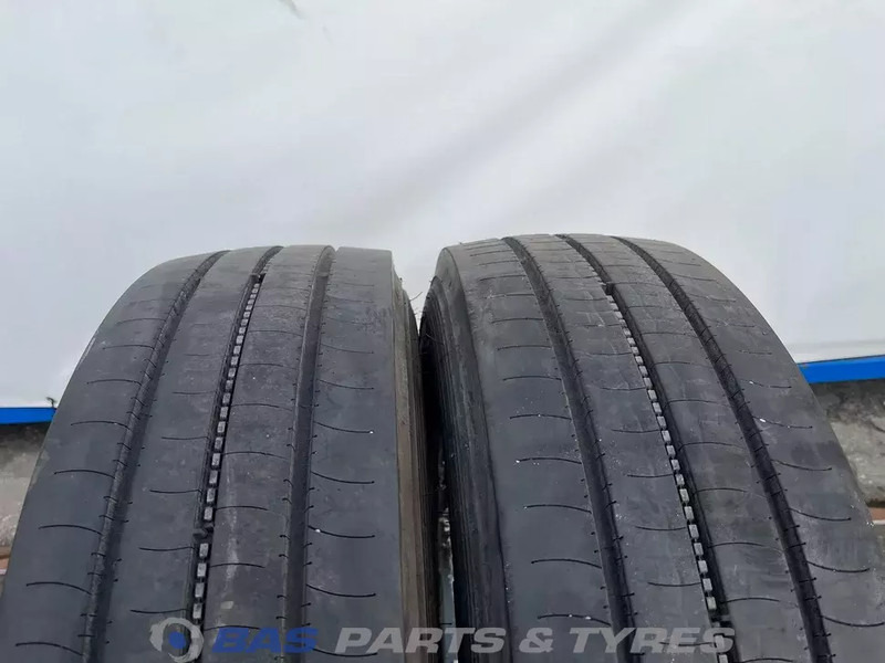 Bridgestone  - Gumiabroncs - Teherautó: 2 kép. Bridgestone  - Gumiabroncs - Teherautó: 2 kép.