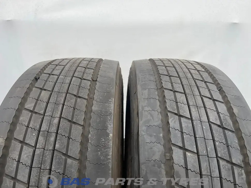 Bridgestone  - Gumiabroncs - Teherautó: 2 kép. Bridgestone  - Gumiabroncs - Teherautó: 2 kép.