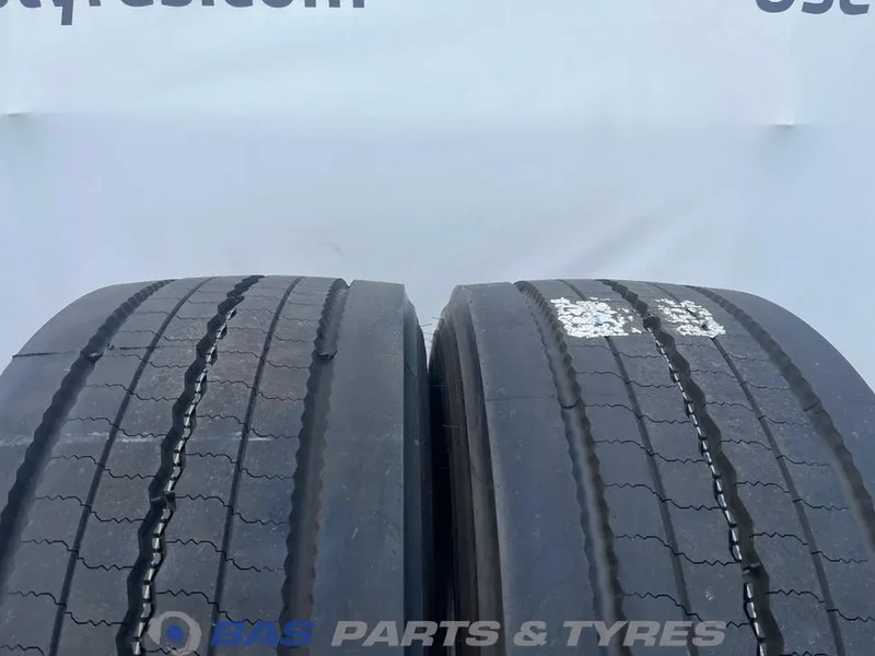 Bridgestone  - Gumiabroncs - Teherautó: 2 kép. Bridgestone  - Gumiabroncs - Teherautó: 2 kép.